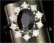 Schmuck und Accessoires aus Gold

Fingerringe

Damenring Weißgold 585/1000 mit großem Saphir im Ovalschliff und 10 Brillanten, je ca. 0,05 ct. Rin...