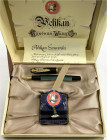 Schmuck und Accessoires aus Gold

Sonstige

Replika- Schreibset PELIKAN mit Füllfederhalter (Spitze 585/1000 Gelbgold) und Tintenfass mit Zertifik...