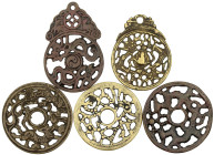 CHINA und Südostasien

China

Amulette

5 versch. "open work" Bronzeguss-Amulette der Ming-Dynastie. sehr schön. Grundmann 49, 68, etc..