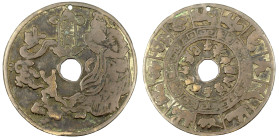 CHINA und Südostasien

China

Amulette

Bronzeguss-Rundamulett. Zhang Tian Shi. Der Himmelsbeamte verjagt 2 Dämonen/die Tierkreiszeichen. 75 mm....