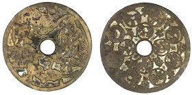 CHINA und Südostasien

China

Amulette

Bronzeguss-Rundamulett. Das nördl. Siebengestirn über einem Gott, dem Himmelsmarschal Chao, einem Tiger,...