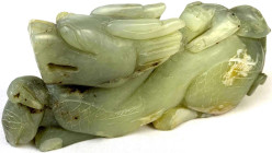 CHINA und Südostasien

China

Varia

Grüne Jade-Drachenfigur mit Jungem auf dem Rücken. Frühes 20. Jh. 22 x 9,5 x 4 cm
