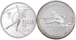 CHINA und Südostasien

China

Volksrepublik, seit 1949

2 Stück: 10 Yuan Silber zur Olympiade 1984 Eisschnelllauf, in Kapsel. 5 Yuan 1988 Hürden...