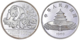 CHINA und Südostasien

China

Volksrepublik, seit 1949

100 Yuan 12 Unzen Silbermünze 1989. Panda mit zwei Jungtieren. In original Holzschatulle...