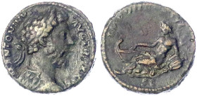 Römische Münzen

Kaiserzeit

Marcus Aurelius, 161-180

As, TRP XXIX = 174. Belorb., darp. Brb. r./IMP VII COS III SC. Flussgott Tiber lagert nac...