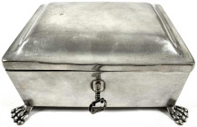 Altdeutsche Münzen und Medaillen

Brandenburg-Preußen

Friedrich Wilhelm III., 1797-1840

Rechteckige Silberdose mit Löwenfüßen, graviert 1826 u...