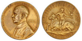 Medaillen

Medailleure

Goetz, Karl

Bronzemedaille 1936. Adolf Hitler - "Deutscher Friedensplan". 36 mm. vorzüglich. Kienast 517. Colbert/Hyder...