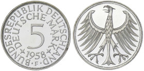 Münzen der Bundesrepublik Deutschland

Kursmünzen

5 Deutsche Mark Silber 1951-1974

1958 F. Auflage nach Winter nur 100 Ex. Polierte Platte, nu...