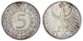 Münzen der Bundesrepublik Deutschland

Kursmünzen

5 Deutsche Mark Silber 1951-1974

1958 J. sehr schön, kl. Randfehler. Jaeger 387.