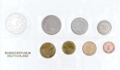 Münzen der Bundesrepublik Deutschland

Kursmünzensätze

1 Pfennig - 5 Deutsche Mark, 1964-2001

1965 G. O.B.H. Auflage 8233 Sätze. Polierte Plat...
