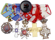 Orden und Ehrenzeichen

Dänemark

Margarethe II., seit 1972

Fünfer-Miniatur-Ordensspange: Dänemark Danebrogorden, Rotkreuzorden, Norwegen Olafo...