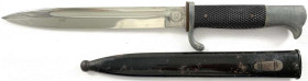 Militaria

Blankwaffen

Deutschland

Drittes Reich: Seitengewehr des Herstellers Gustav Spitzer, Solingen, in Scheide. Gesamtlänge 35 cm. Scheid...