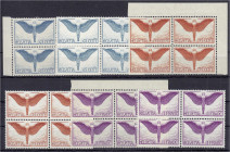Briefmarken

Ausland

Schweiz

65 C. - 1 Fr. Ikarus 1924, postfrischer Viererblocksatz, Papier ,,x" und Papier ,,z". Die 1 Fr. ,,x" Fotoattest B...