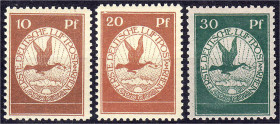 Briefmarken

Deutschland

Deutsches Reich

10 Pf. - 30 Pf. Flugpostmarken 1912, kompletter Satz in postfrischer Erhaltung, die 20 Pf. mit Platte...