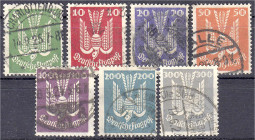 Briefmarken

Deutschland

Deutsches Reich

5 Pf. - 300 Pf. Flugpostmarken 1924, kompletter Satz in gestempelter Erhaltung, die 200 Pf. und 300 P...