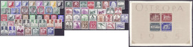 Briefmarken

Deutschland

Deutsches Reich

Jahrgang 1934+1935, zwei komplette Jahrgänge in ungebrauchter Erhaltung, OSTROPA-Block (*) klebt auf ...