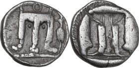 Greek Italy. Bruttium, Kroton. AR Stater, 480-430 BC. Obv. Tripod; to right, marsh-bird. Rev. Incuse tripod. HN Italy 2102; HGC 1 1449. AR. 7.72 g. 19...