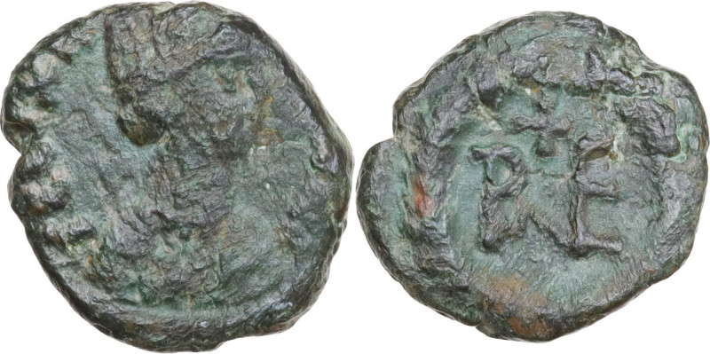Ostrogothic Italy, Theoderic (493-526). AE Decanummium, Rome mint, 512-522. Obv....