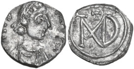 Ostrogothic Italy, Mathasunta (536-540). AR Half siliqua, in the name of Justinian I, Carthage mint, 537-552. Obv. Diademed, draped and cuirassed bust...