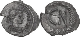 Justinian I (527-565). AR Half Siliqua, Ravenna mint, 540-542. Obv. Diademed bust right, wearing imperial mantle decorated with one row of pellets. Re...