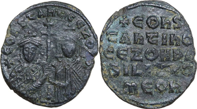 Constantine VII (913-959) with Zoe. AE Follis, Constantinople mint, 914-919. Obv...