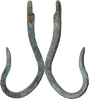 IMPRESSIVE BRONZE FISHING HOOK Roman period, c. 1st-3rd century AD. Large bronze hook with square cross section. Lenght: 86 mm. Weight: 29.37 g. Rare ...