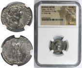 Römische Münzen, MÜNZEN DER RÖMISCHEN KAISERZEIT. AR Denar 98-117 n. Chr., Rom. (3,34 g). Vs.: Drapierte Büste von Trajan nach rechts. Rs.: Virtus ste...