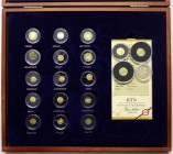 Lots von Goldmünzen und -medaillen
Sammelschatulle mit 19 Miniaturen historischer Goldmünzen, kleine Goldmünzen bis 1/25 Unze sowie eine Goldmedaille...