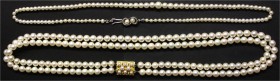 Schmuck und Accessoires aus Gold Colliers und Halsketten
2 Stück: Zweireihige Perlenkette mit 750 Goldschließe, 56 cm, 168 Perlen. Perlenkette mit 58...