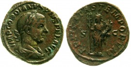Römische Münzen Kaiserzeit Gordianus III. Pius, 238-244
Sesterz 238/244. Drap. Büste mit Lorbeerkranz n.r./FELICITAS TEMPORVM SC. Felicitas steht n.l...