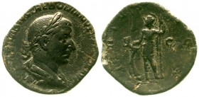 Römische Münzen Kaiserzeit Trebonianus Gallus, 251-253
Sesterz 251/253. Belorb. Brb. r./VIRTVS AVGV SC. Virtus steht l.
sehr schön, Randfehler
