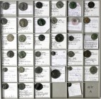 Lots antiker Münzen Griechen
34 meist Bronzemünzen griech. Städte des Hellenismus und der röm. Kaiserzeit. Alle ausführlich bestimmt, viele in überdu...