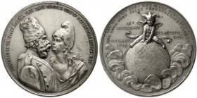 Ausländische Münzen und Medaillen Russland Nikolaus II., 1894-1917
Versilb. Zinn-Spottmedaille 1897 v. M&W. (St.). Marianne und Russe / Narr auf Welt...