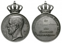 Ausländische Münzen und Medaillen Schweden Gustav V., 1907-1950
Silber-Verdienstmedaille o.J. signiert A.L. Die Kgl. Patriot. Gesellschaft für K.G. G...