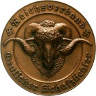 Medaillen Drittes Reich
Eins. Bronzeplakette o.J. (ab 1933) von Oertel. Reichsverband Deutscher Schafszüchter. 71 mm.
vorzüglich