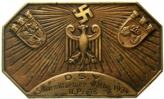 Medaillen Drittes Reich
Achteckige, einseitige Bronzeplakette 1934. DSV Scharmützelsee-Woche, II. Preis. 110 X 67 mm, im Etui.
sehr schön/vorzüglich...