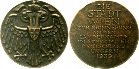 Medaillen Drittes Reich
Bronzegussmedaille 1939 der Stadt Wien a.d. Länderkampf im Schwimmen Deutschland - Ungarn. 84 mm.
sehr schön, kl. Randfehler...