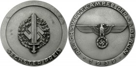 Medaillen Drittes Reich
Zinkmedaille, 6. Preis Reichswettkämpfe der SA Berlin 1939. 95 mm.
vorzüglich, min. korrodiert