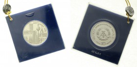 Gedenkmünzen der DDR
10 Mark 1974. 25 J. DDR Städtemotiv. Auflage nur 200 Ex.
Polierte Platte, original verplombt, sehr selten