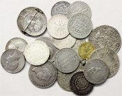 LOTS Deutsche Münzen bis 1871
20 Stück: Taler und Gulden sowie 1 vergoldeter Siberjeton ab 1607. Braunschweig, Bayern, Preußen, Nürnberg, Sachsen, Wü...