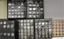 LOTS Ausland Europa
5 Alben mit über 2500 Münzen von alt bis neu. Viel Silber enthalten und auch bessere Typen gesichtet. U.a. Italien, Österreich, D...