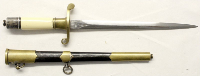 Militaria Blankwaffen Polen
Heeres-Offiziersdolch in Scheide. Matrikelnummer 17...