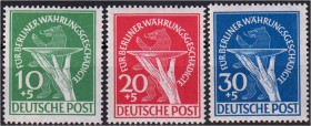 Briefmarken Deutschland Berlin 1948-1990
Währungsgeschädigte 1949. Postfrischer Prachtsatz. Michel 350,- Euro.
**