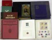 Briefmarken Lots und Sammlungen
Guter Nachlaß im Karton. Der Hauptwert liegt bei den Marken des Deutschen Reiches mit div. Hitlerblöcken und Braunes ...