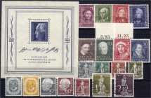 Briefmarken Lots und Sammlungen
Nachkriegsdeutschland, BRD, Berlin und SBZ ab 1949. Nur bessere Marken, Sätze und 1 Block. SBZ Block 6 Goethe **, Ber...