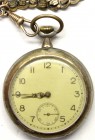 Varia Uhren Taschenuhren
Herrentaschenuhr "open face" um 1900. Ankerhemmung, 15 Steine. Silber 800. 50 mm. Gravur "FG"-Monogramm. Mit Uhrenkette, Län...