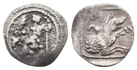 Greek Coins Obols. 4th - 1st century B.C. Ar.
Reference:
Condition: Very Fine

W :0.6 gr
H :12.5 mm