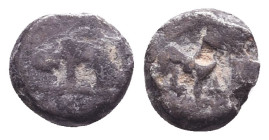 Greek Coins Obols. 4th - 1st century B.C. Ar.
Reference:
Condition: Very Fine

W :0.6 gr
H :7.9 mm
