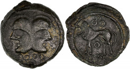 GAULE - CELTIC
Suessions. Bronze à la tête janiforme, var. 2, au lion stylisé et aux annelets ND (second tiers du Ier siècle avant J.-C. et période pr...