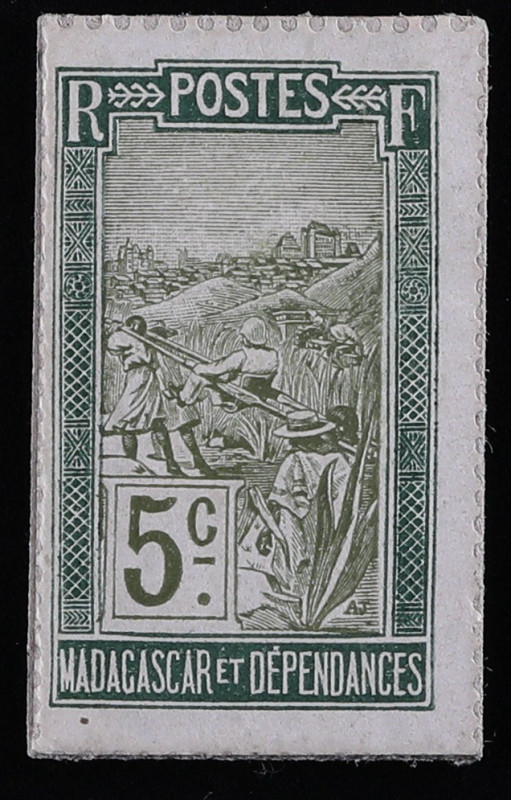 MADAGASCAR
5 centimes type “Chien” ND (1916).
P.009.
Timbre monnaie vert avec im...